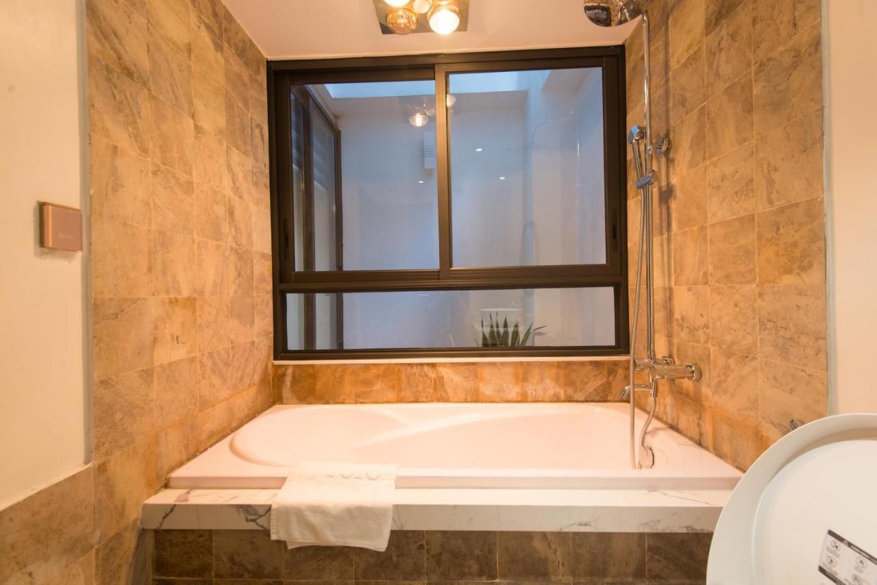 22Housing Hotel & Apartment 81 Linh Lang 하노이 외부 사진